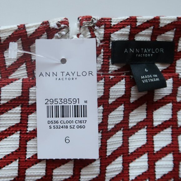 NEW Ann Taylor Factory Red & White Geometric Textured Cotton A-line Mini Skirt 6 - Picture 4 of 7